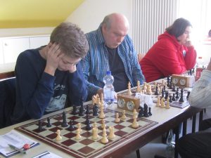 Mit seinem ungefährdeten Remis sicherte Mannschaftsführer Marcus Wiesen den Sieg und die Meisterschaft.