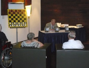 Wolfgang Uhlmann liest aus seinem Buch über eine dramatische Flugreise in Südamerika.